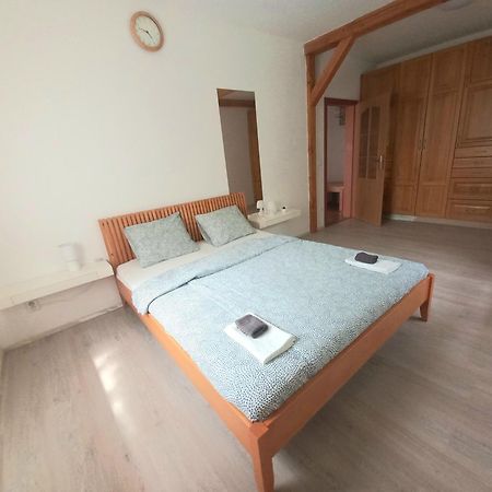 Apartmany Kocanda Jesenice  Δωμάτιο φωτογραφία